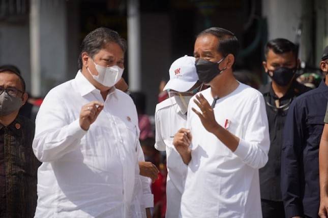 Jokowi Senangi Airlangga Maju Capres 2024, Pengamat: Kinerja Ekonomi Jadi Alasan