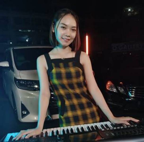 Selebritas Intan Tri, Gagal Jadi Pramugari Mengadu Peruntungan  di Dunia Hiburan 