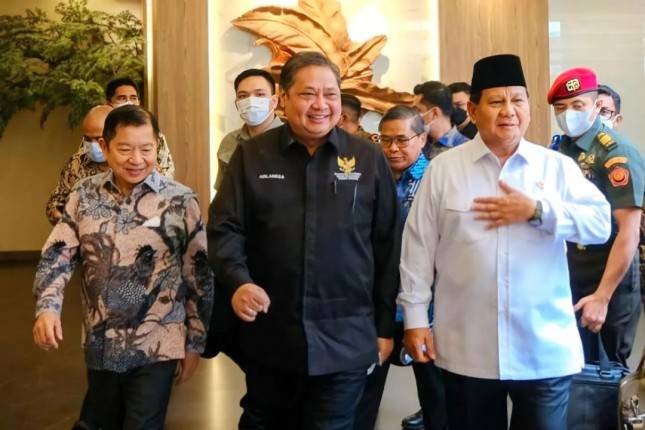 Publik Harus Mendorong Koalisi Lebih dari Dua Poros