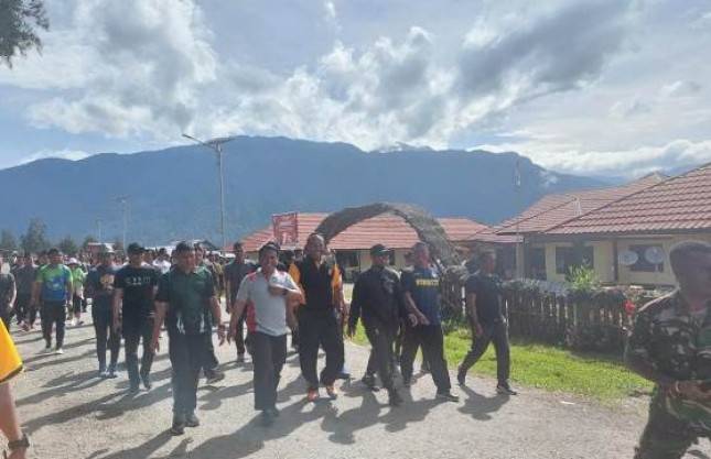 Sambut HUT Ke-77 TNI, Kodim 1714 Puncak Jaya Gelar Jalan Santai