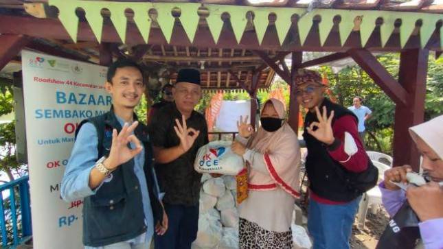 OK OCE Bantu Masyarakat Cipayung Lewat Bazaar Sembako Murah Dampak Harga Bahan Pokok Kian Naik