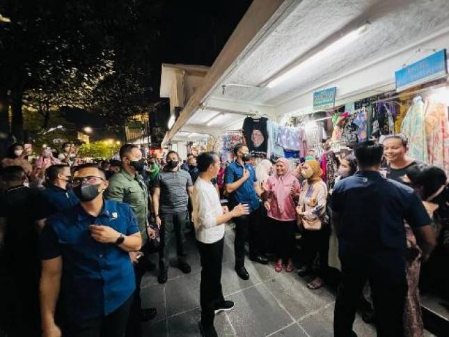 Presiden Jokowi Sapa Masyarakat di Kawasan Malioboro Yogyakarta