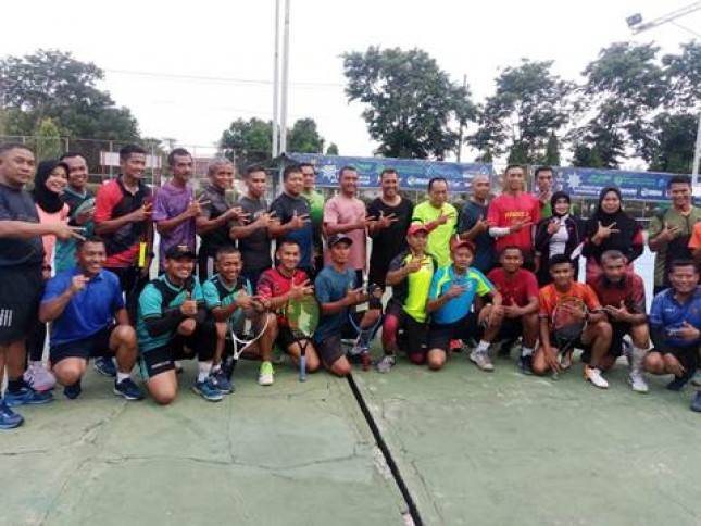 Perwira Korps Marinir Wilayah Surabaya Olah Raga Tenis Lapangan 