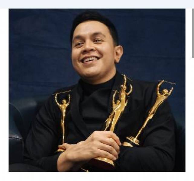 Penyanyi Tulus Bawa Pulang 7 Piala AMI Awards untuk Album Manusia