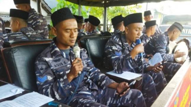 Prajurit Yonif 1 Marinir Sidoarjo Meriahkan Peringatan Hari Santri 2022