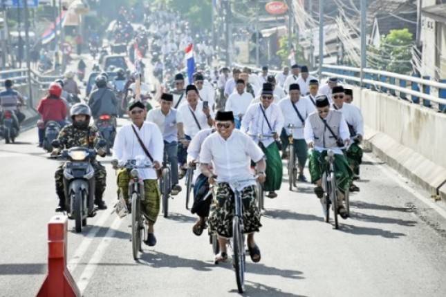 Peringati Hari Santri Nasional, Prajurit Pasmar 2 Ngonthel Bareng Santri