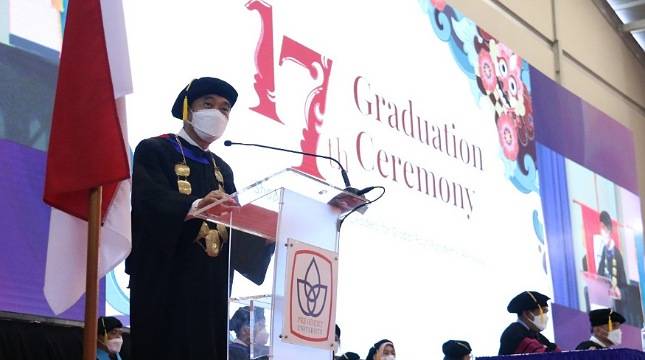 Gelar Wisuda ke-17, Rektor Presuniv: Setiap Lulusan Perlu Hasilkan Karya yang Berdampak bagi Masyarakat