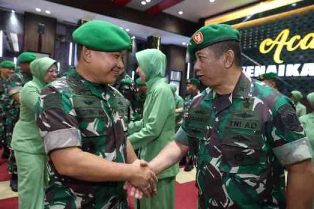 KASAD Jenderal TNI Dudung Abdurahman Terima Laporan Kenaikan Pangkat 22 Pati TNI AD