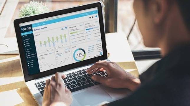 Kini Buat Laporan Keuangan Makin Mudah dengan Bantuan Software Akuntansi