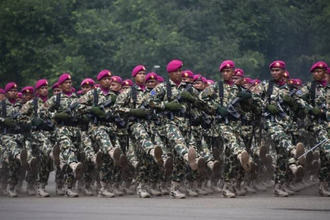 Pelajar dan Masyarakat Meriahkan HUT ke 77 Korps Marinir 2022