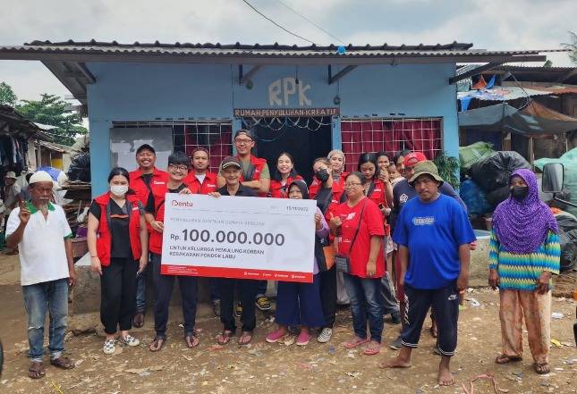Bantu Salurkan Donasi Senilai Rp 100 Juta Untuk Korban Kebakaran Di Lapak Pemulung Pondok Labu