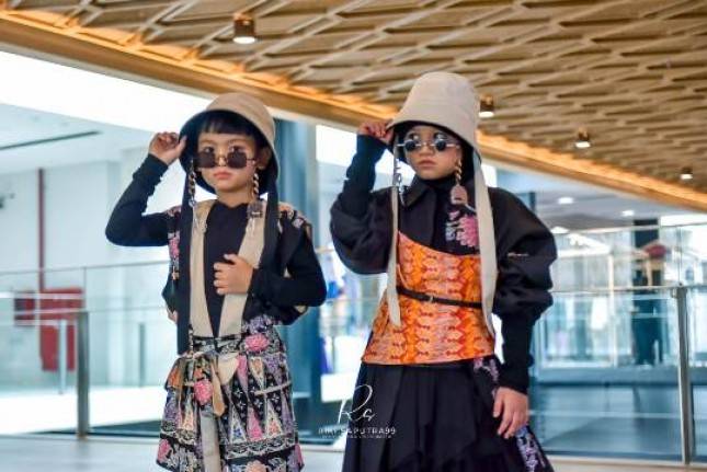 Desainer Chaera Lee Jadikan Batik Betawi Dewasa Menjadi Koleksi Anak 