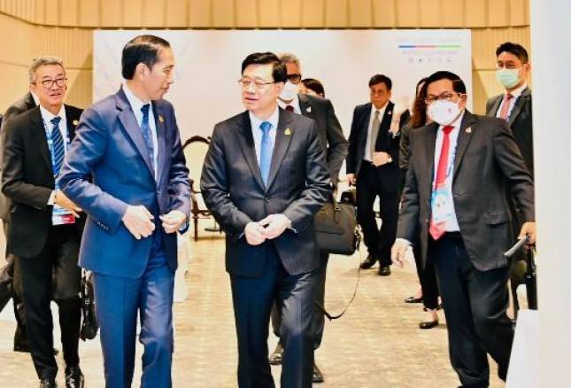 Bertemu Chief Executive Hong Kong, Presiden Jokowi Bahas Isu Perdagangan dan Investasi, serta Perlindungan WNI