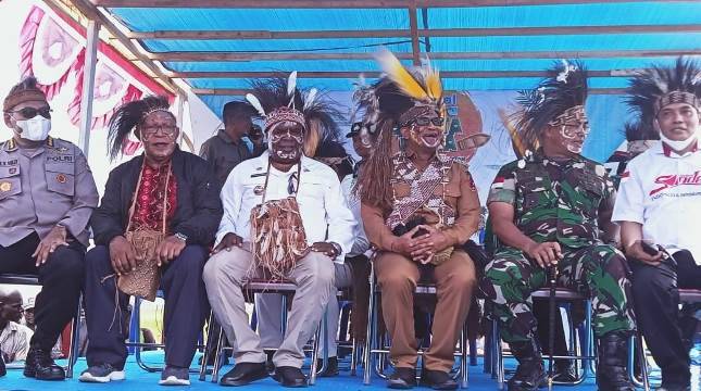 Danrem 174/ATW  Brigjen TNI E Reza Pahlevi Hadiri Festival Budaya Sejuta Rawa