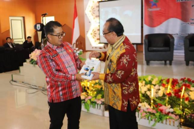 Kembangkan Literasi Di Sulbar, Perpusnas Bantu Buku Untuk 10 Perpustakaan Komunitas