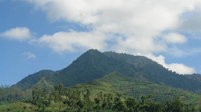Tarik Wisatawan, Banten Kembangkan Destinasi Wisata Gunung Pinang
