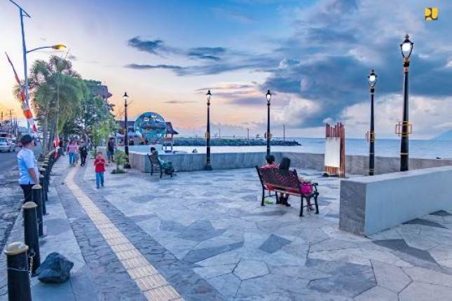 Kementerian PUPR Selesaikan Penataan Kawasan Pariwisata Pantai Malalayang dan Bunaken