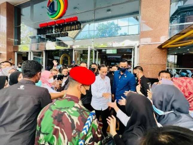 Presiden Jokowi Tinjau RSUD Arifin Achmad Pekanbaru Riau
