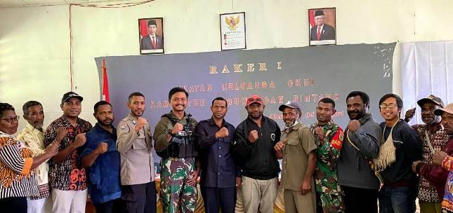 Keharmonisan Satgas Yonif 143 TWEJ dengan Aparat Distrik Perbatasan Papua