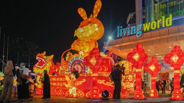 Sambut Tahun Baru Imlek, Living World Hadirkan Deretan Lampion Terbesar Se-Indonesia