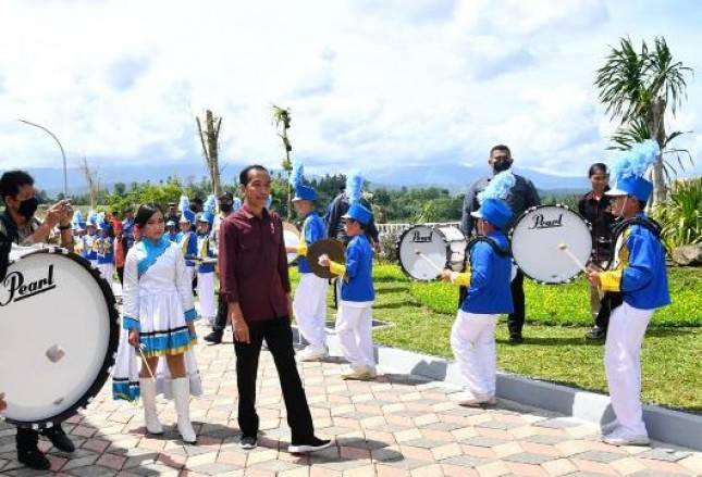 Peresmian Bendungan Kuwi Kawangkoan oleh Presiden Jokowi Dimeriahkan Atraksi Para Pelajar
