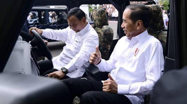 Presiden Jokowi Resmikan Kendaraan Operasional Satuan TNI Produksi Pindad di Rapim Kementerian Pertahanan