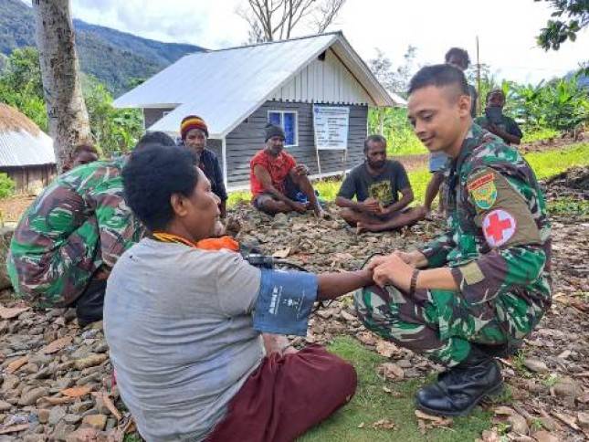 Puskesmas Keliling Satgas Yonif Raider 142 KJ Bentuk Layanan Terbaik Bagi Kesehatan Masyarakat