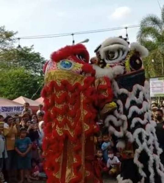 Kampung Cina Harvest City Cileungsi Bogor Menggelar Pertunjukan Barongsai, Meriahkan Perayaan Imlek 2023