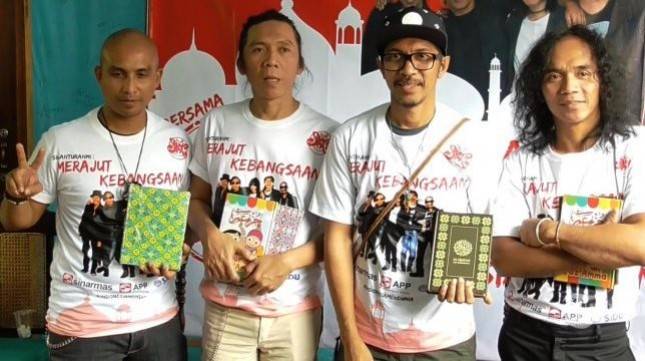 Grup Slank Tur Merajut Kebangsaan Di Empat Pesantren