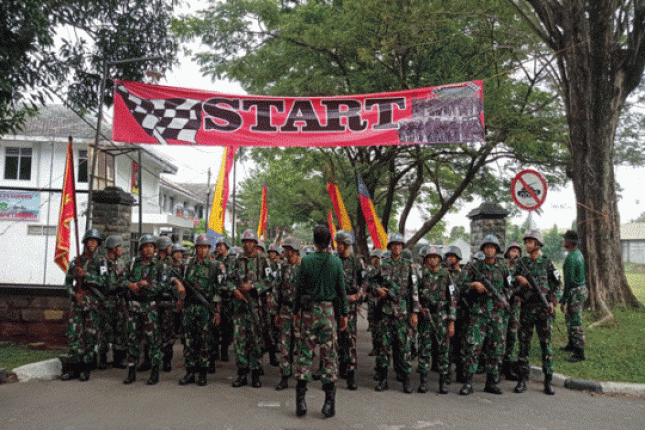 Tingkatkan Kemampuan Fisik, Prajurit Yon POM 1 Marinir Laksanakan Latihan Hanmars