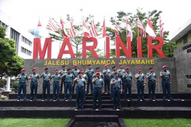 Dankormar Mayjen (Mar) Widodo Terima Courtesy Vall PangkolinLamil