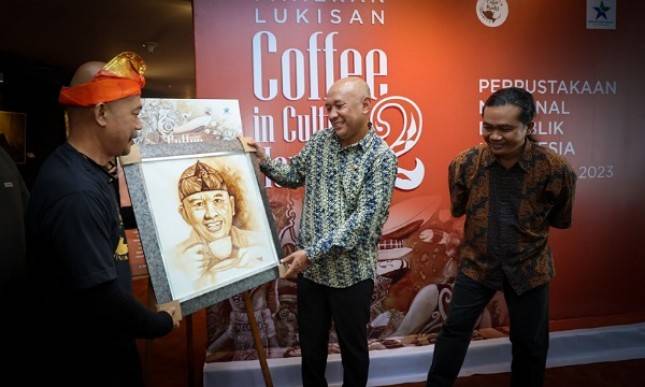 Menteri Teten Dukung Pelaku Seni Rupa Ciptakan Karya Kreatif dari Kopi