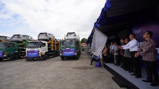 Menperin Agus Lepas Ekspor Toyota Kijang Innova Zenix Hybird Buatan Karawang ke 27 Negara