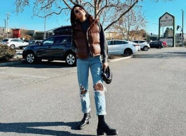 Intip Gaya 3 Selebriti Cantik Kenakan Sepatu Boot