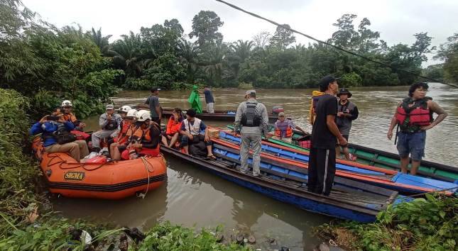 Personel Stasiun Bakamla Sambas Temukan 1 Korban Tenggelam Kecelakaan Kapal di Bengkayang 