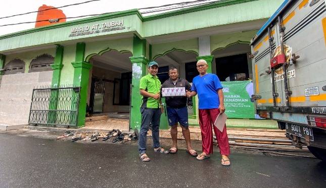 VDR Berbagi Terang, Bagikan Lampu LED Hemat Energi Kepada 100 Masjid Dan Musala