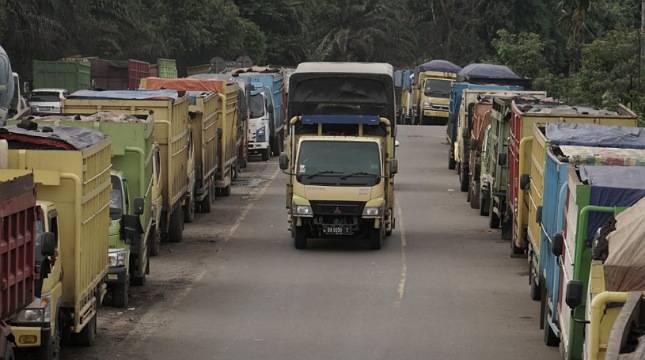 Pelarangan Angkutan Barang Saat Hari-hari Besar Keagamaan Tanpa Memperhitungkan Kerugian Pelaku Logistik