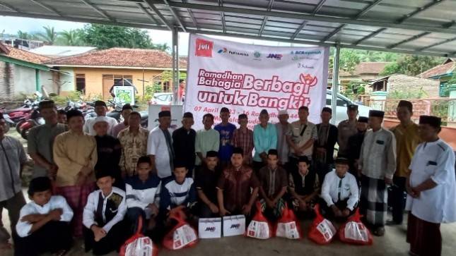 Jufi Salurkan Paket 145  Pangan Ramadhan di Kemiling Bandar Lampung