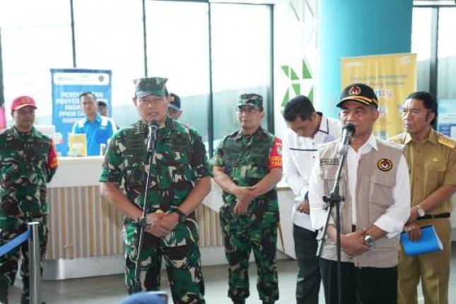 Panglima TNI Laksamana Yudo Margono Himbau Pentingnya Keselamatan Dalam Penyeberangan Mudik Lebaran, ABK Wajib Sosialisasi di Kapal