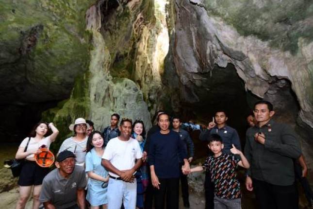 Presiden Jokowi  Tinjau Kesiapan UMKM dan Lokasi Wisata di Labuan Bajo NTT