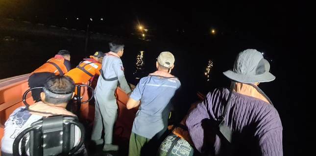 Stasiun Bakamla Kupang Selamatkan Korban Kecelakaan Kapal Ikan Mengalami Kebocoran