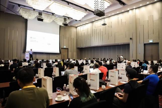 Zoho Umumkan Pertumbuhan Pasar Kelas Atas Sebesar 65%, Menambah Investasi di Seluruh Bisnis dan Teknologi