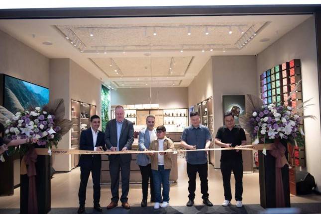 Nespresso Buka Butik Baru Di PIK Avenue, Berdesain Back-Tile Dari Inspirasi Tenun Ikat Ala Indonesia