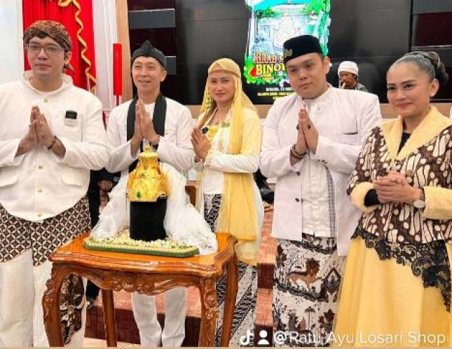 Velline Ratu Ayu Antara Santunan 900 anak Yatim-piatu dan Pertikaian di Keraton Jawa Barat 