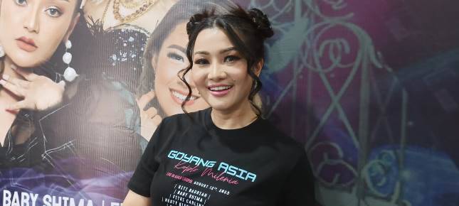 Artis Cantik Fitri Carlina Ulang Tahun dirayakan Bersama Wartawan Peliput Hiburan 