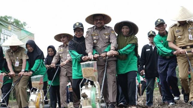 Tanam Kedelai untuk Penuhi Produksi Dalam Negeri