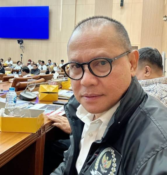 Redam Laju Inflasi, Banggar DPR RI Apresiasi Jokowi Salurkan Bansos Beras Untuk 21,35 Juta KMP 