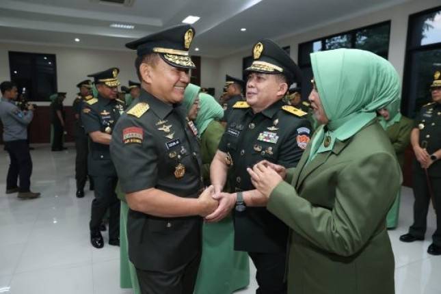 Kasad Jenderal TNI Dudung Abdurachman Terima Laporan Kenaikan Pangkat 18 Pati TNI AD