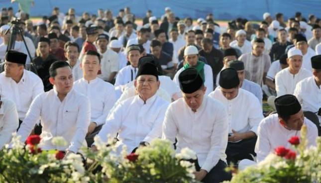 Menhan Prabowo Subianto Sholat Idul Adha Bersama Warga Bandung Barat