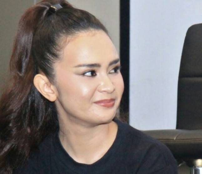 Artis Cantik Michelle Ziudith Suka Mencuci Pakaian dengan Tangan